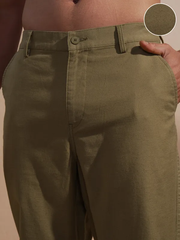 Highlander Men Brown Relaxed Fit Solid Casual Trouser