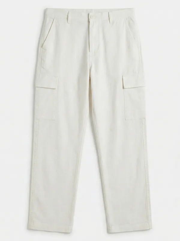 Highlander Men White Relaxed Fit Solid Cargo