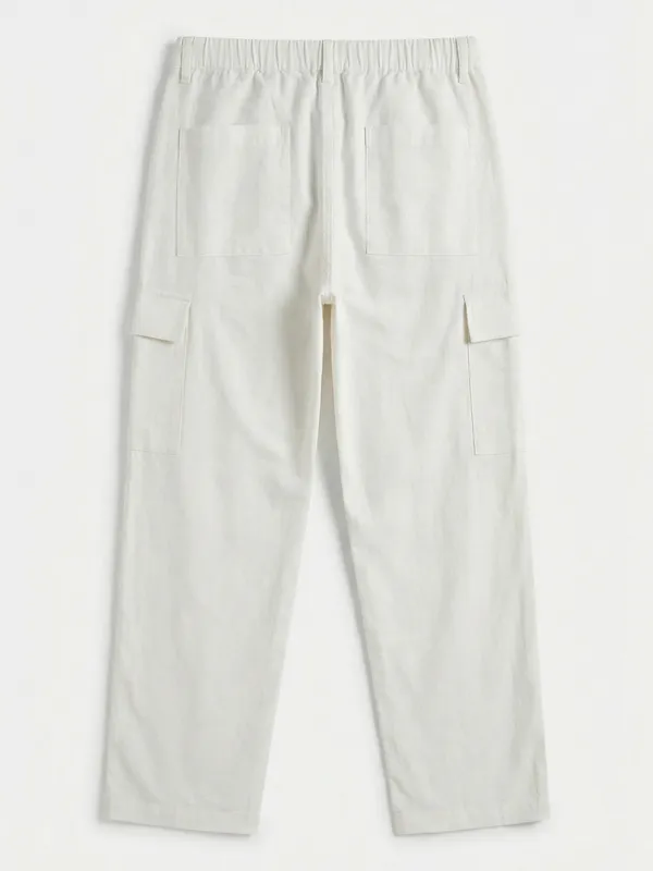 Highlander Men White Relaxed Fit Solid Cargo