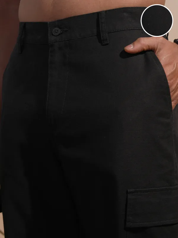 Highlander Men Black Relaxed Fit Solid Cargo