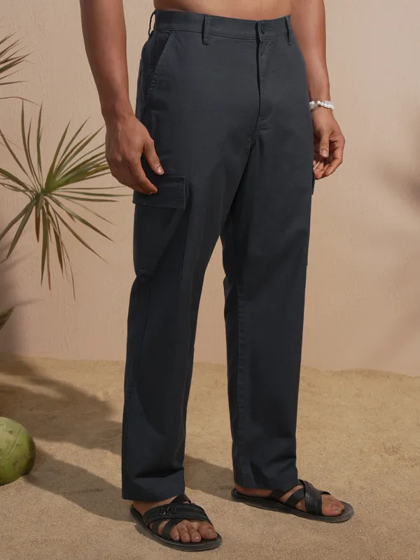 Highlander Men Blue Relaxed Fit Solid Cargo