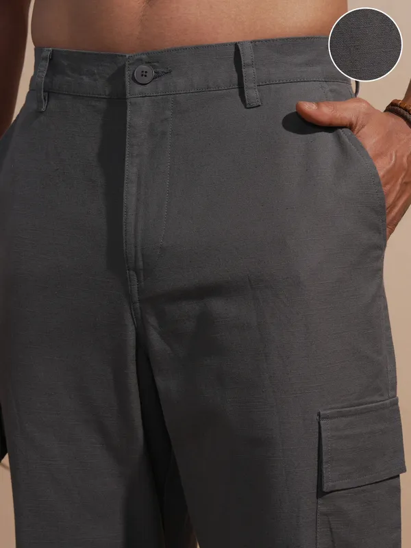 Highlander Men Grey Relaxed Fit Solid Cargo