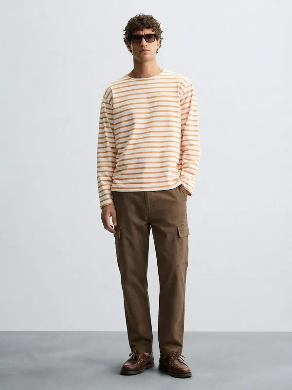 Highlander Men Brown Relaxed Fit Solid Cargo