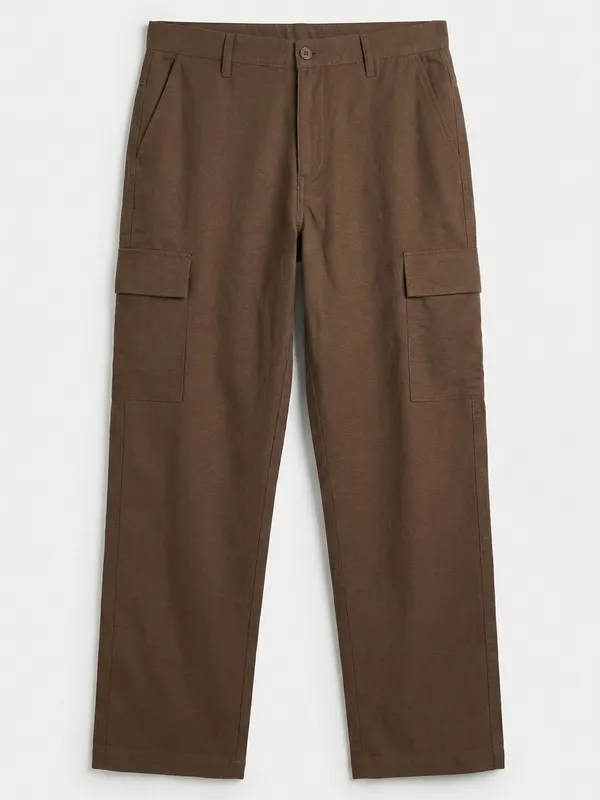 Highlander Men Brown Relaxed Fit Solid Cargo