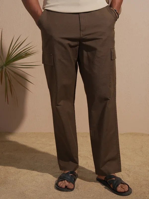 Highlander Men Brown Relaxed Fit Solid Cargo