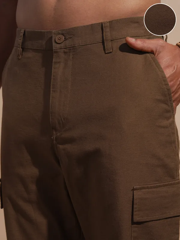 Highlander Men Brown Relaxed Fit Solid Cargo