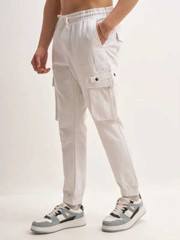 Highlander Men White Relaxed Fit Solid Cargos