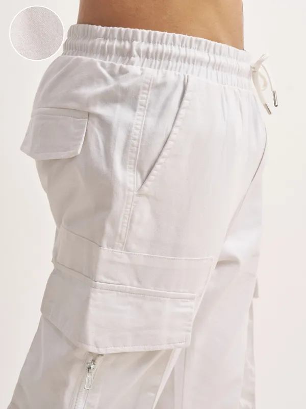 Highlander Men White Relaxed Fit Solid Cargos