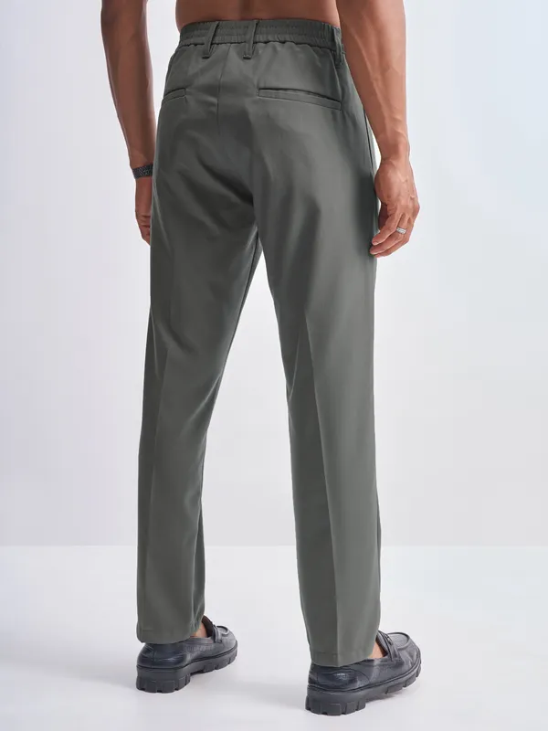 Highlander Men Grey Relaxed Fit Solid Formal Trouser