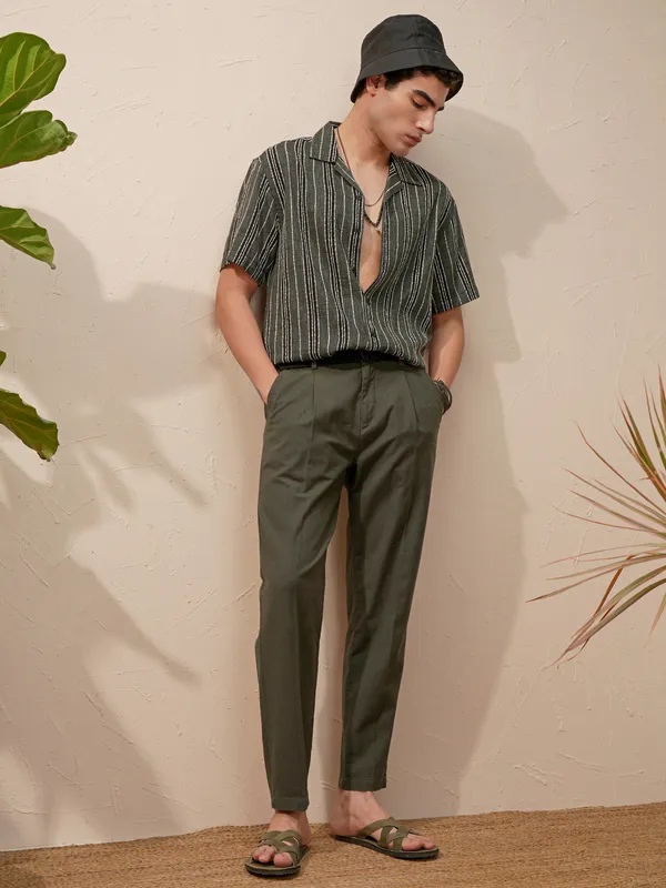 Highlander Men Green Relaxed Fit Solid Casual Trouser