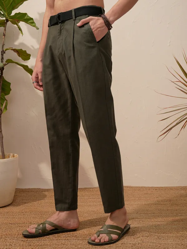 Highlander Men Green Relaxed Fit Solid Casual Trouser