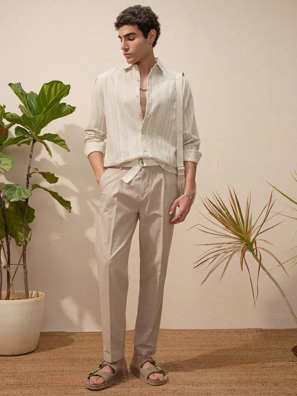 Highlander Men Green Relaxed Fit Solid Casual Trouser