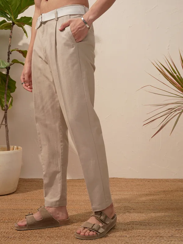 Highlander Men Green Relaxed Fit Solid Casual Trouser