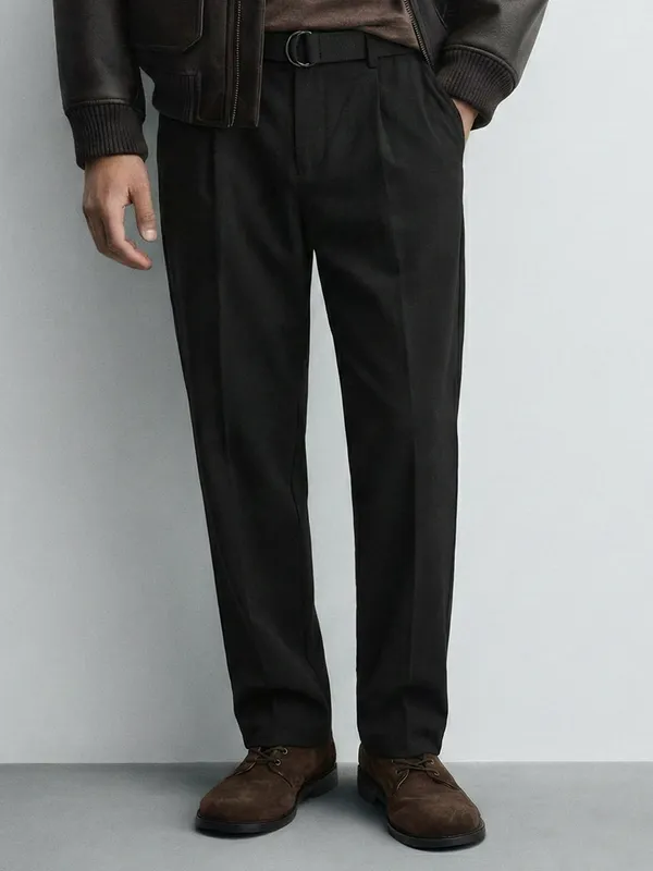 Highlander Men Black Relaxed Fit Solid Casual Trouser