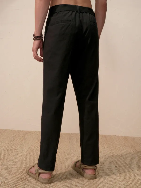 Highlander Men Black Relaxed Fit Solid Casual Trouser