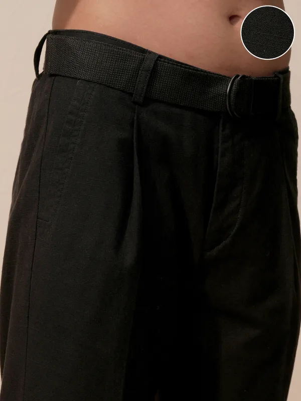 Highlander Men Black Relaxed Fit Solid Casual Trouser