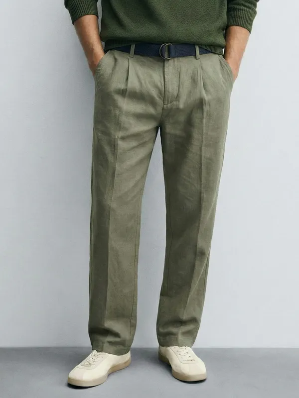 Highlander Men Green Relaxed Fit Solid Regular Trouser