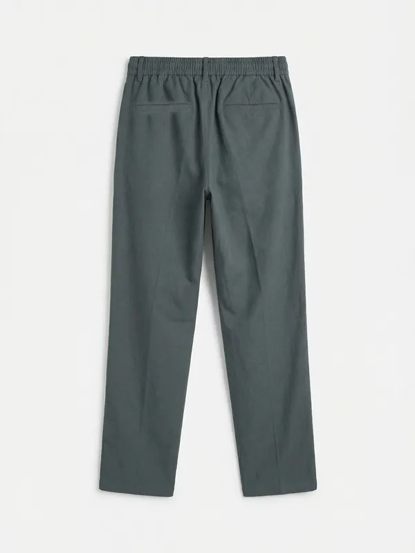 Highlander Men Grey Relaxed Fit Solid Casual Trouser