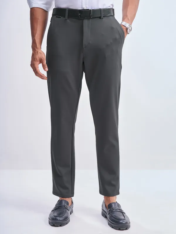 Highlander Men Charcoal Slim Fit Solid Formal Trouser