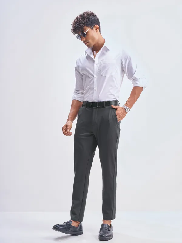 Highlander Men Charcoal Slim Fit Solid Formal Trouser