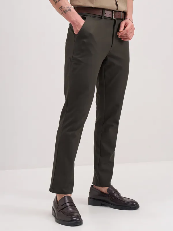 Highlander Men Brown Slim Fit Solid Formal Trouser