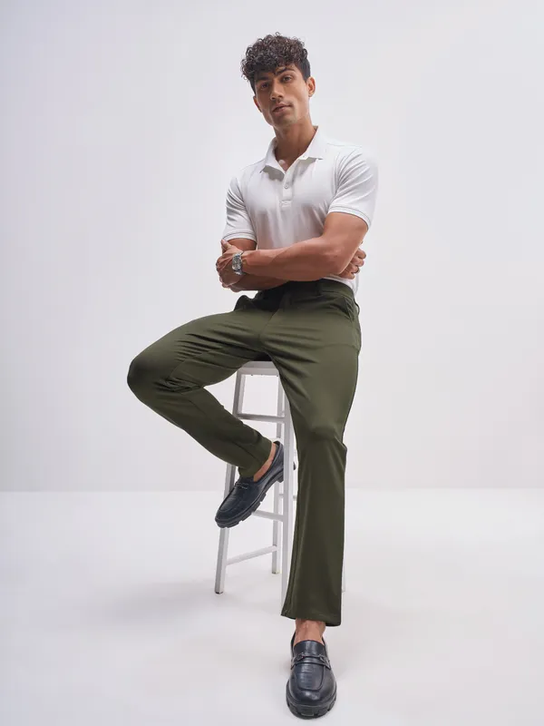 Highlander Men Olive Slim Fit Solid Formal Trouser