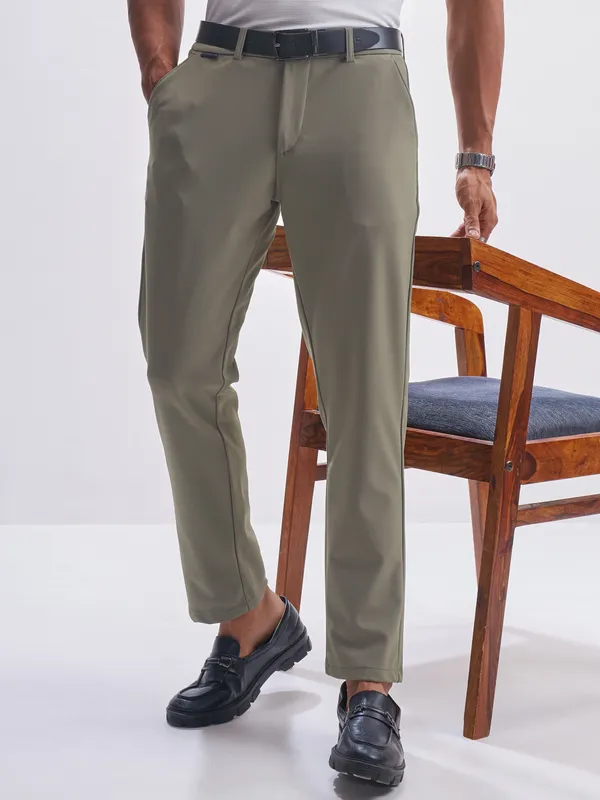 Highlander Men Olive Slim Fit Solid Formal Trouser