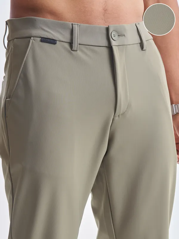 Highlander Men Olive Slim Fit Solid Formal Trouser