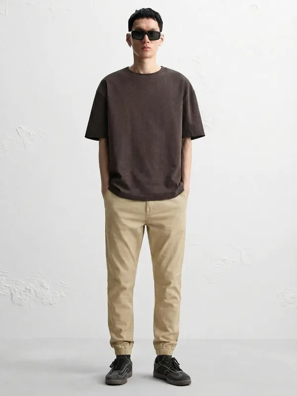 Highlander Men Beige Slim Fit Solid Joggers