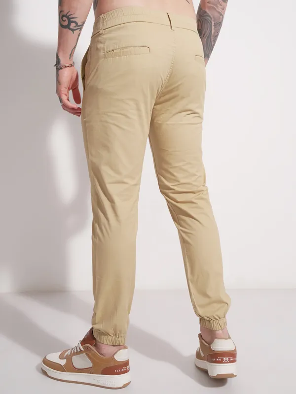 Highlander Men Beige Slim Fit Solid Joggers