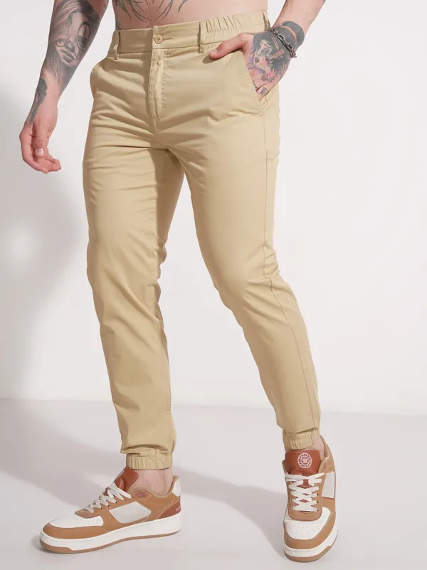 Highlander Men Beige Slim Fit Solid Joggers