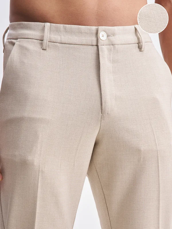 Highlander Men Beige Slim Fit Checked Formal Trouser