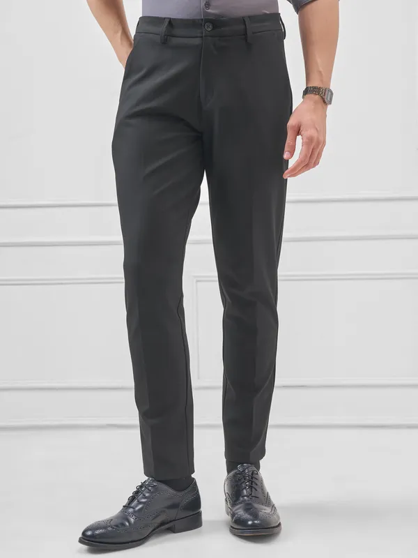 Highlander Men Black Slim Fit Solid Formal Trouser
