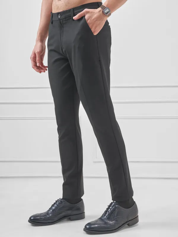 Highlander Men Black Slim Fit Solid Formal Trouser