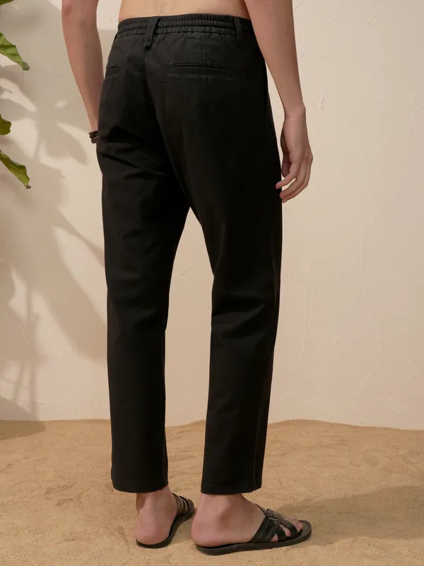 Highlander Men Black Relaxed Fit Solid Casual Trouser