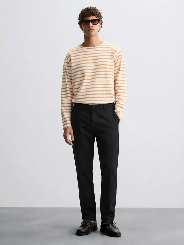 Highlander Men Black Relaxed Fit Solid Casual Trouser