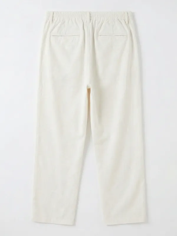 Highlander Men White Relaxed Fit Solid Casual Trouser