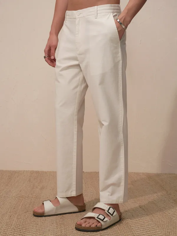 Highlander Men White Relaxed Fit Solid Casual Trouser