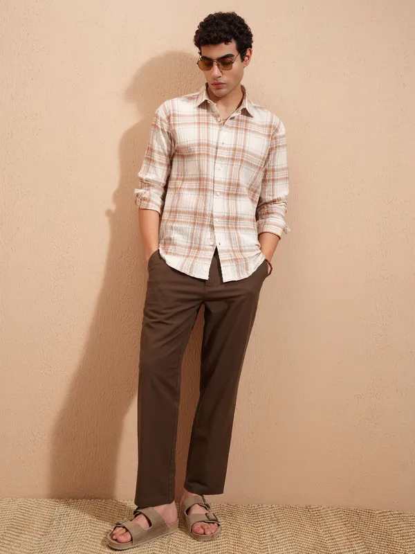Highlander Men Brown Relaxed Fit Solid Casual Trouser