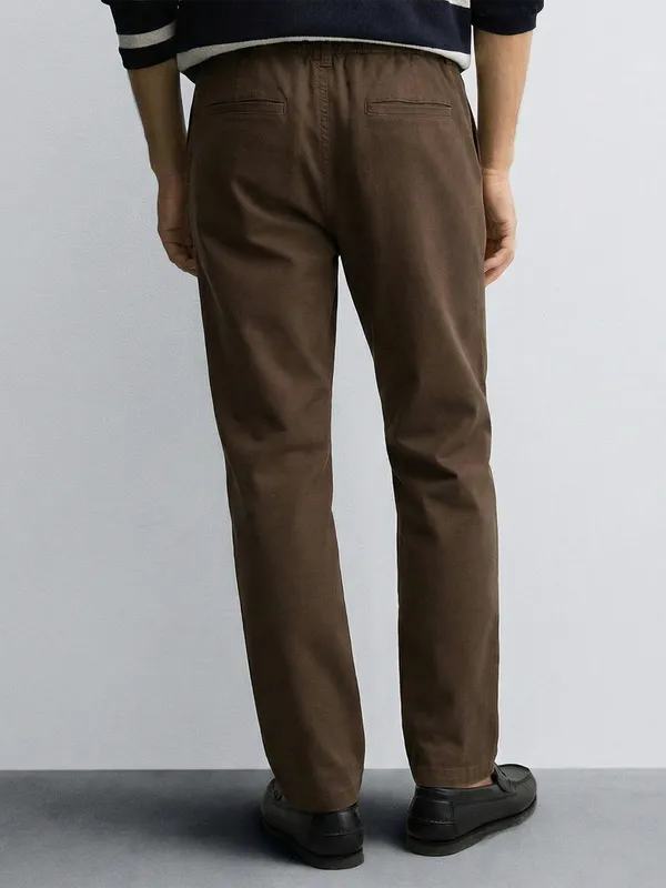 Highlander Men Brown Relaxed Fit Solid Casual Trouser