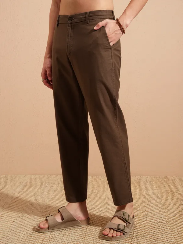 Highlander Men Brown Relaxed Fit Solid Casual Trouser