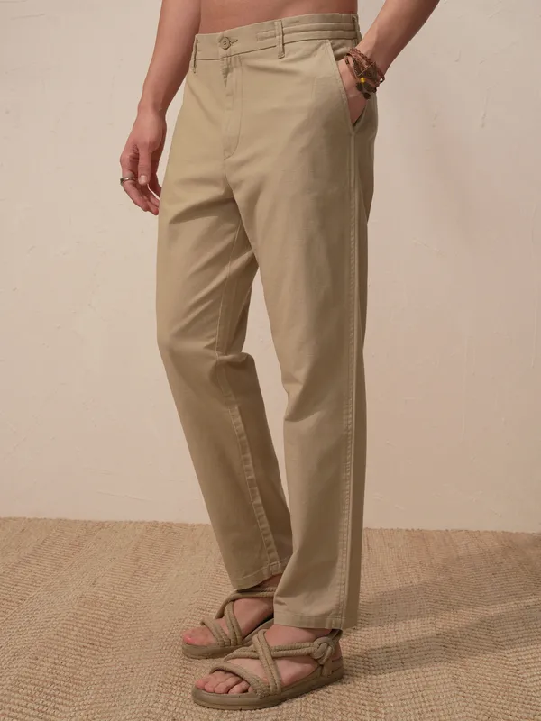 Highlander Men Beige Relaxed Fit Solid Casual Trouser