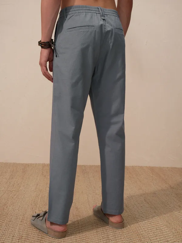 Highlander Men Grey Relaxed Fit Solid Casual Trouser