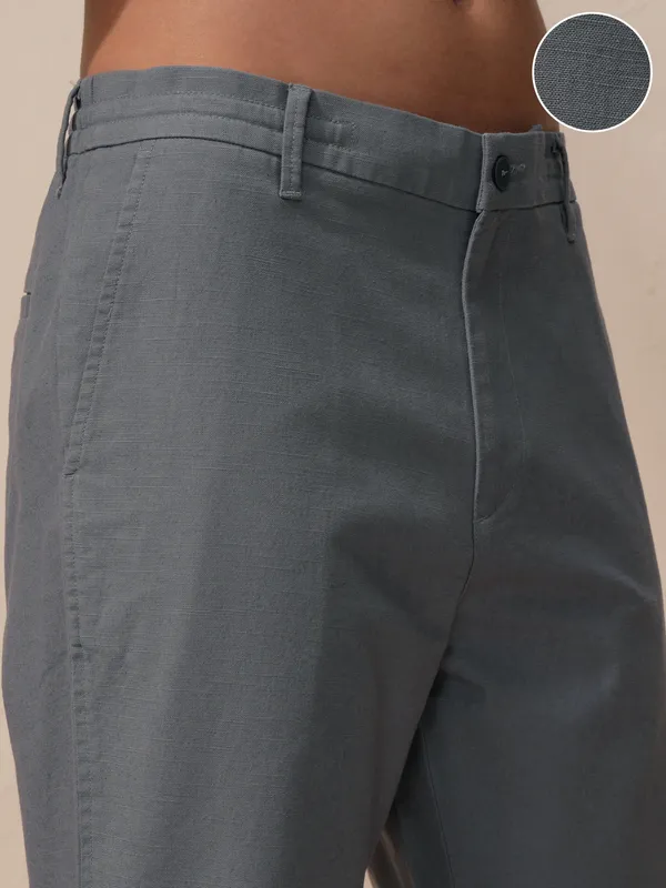 Highlander Men Grey Relaxed Fit Solid Casual Trouser