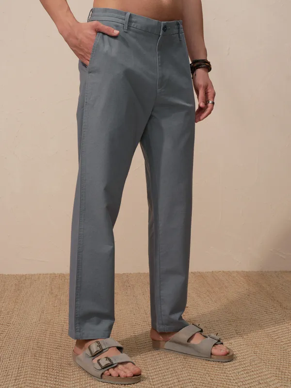 Highlander Men Grey Relaxed Fit Solid Casual Trouser