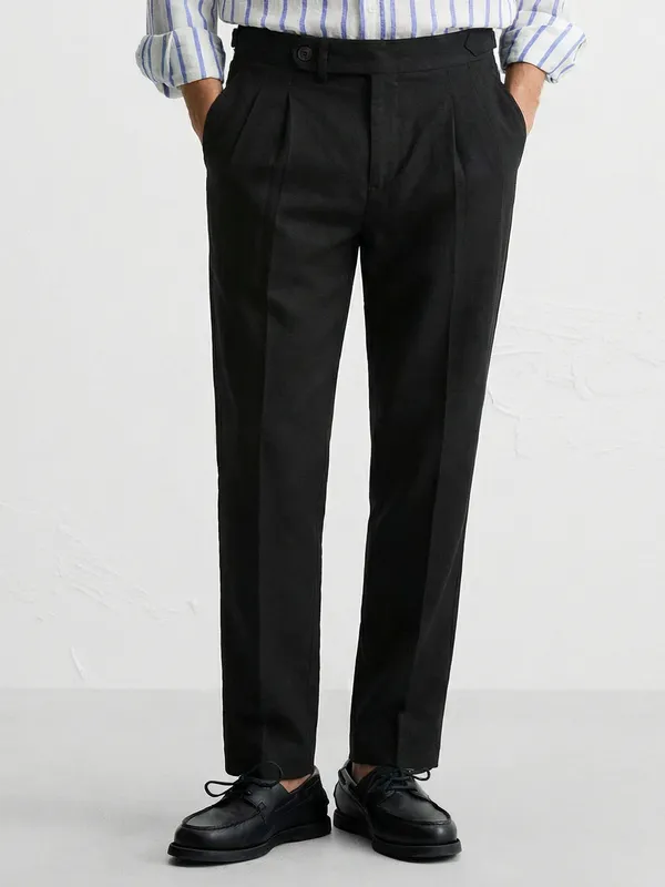 Highlander Men Black Relaxed Fit Solid Casual Trouser