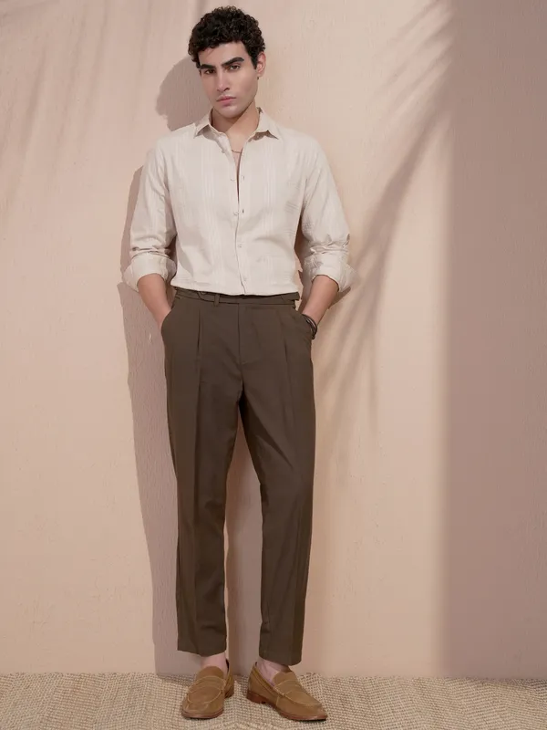 Highlander Men Brown Relaxed Fit Solid Casual Trouser