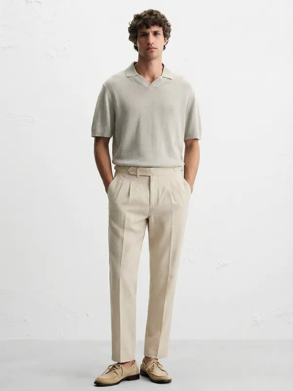 Highlander Men Off White Relaxed Fit Solid Casual Trouser