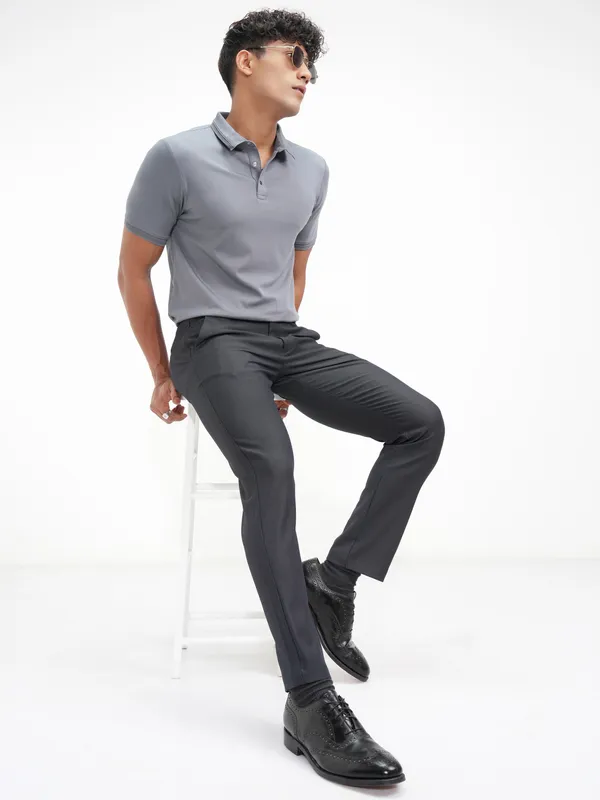 Highlander Men Navy Blue Slim Fit Solid Casual Trouser