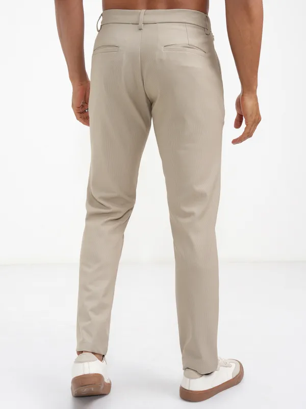 Highlander Men Beige Slim Fit Solid Casual Trouser